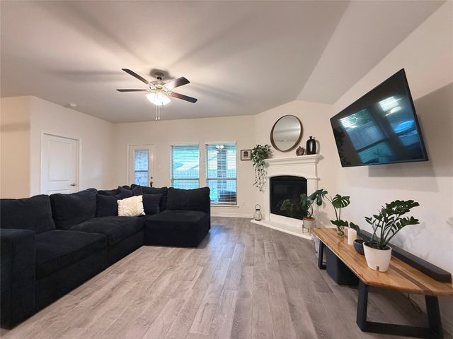 11008 Summer Rain Boulevard, Aubrey, TX 76227