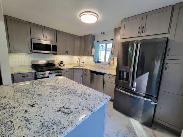 440 Colonial Dr, Monroeville, PA 15146