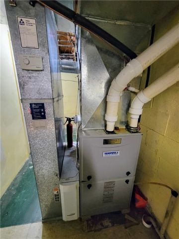 440 Colonial Dr, Monroeville, PA 15146