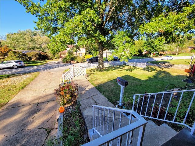 440 Colonial Dr, Monroeville, PA 15146