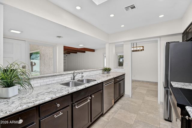 4816 E EARLL Drive, Phoenix, AZ 85018