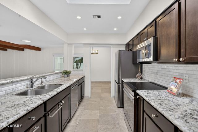 4816 E EARLL Drive, Phoenix, AZ 85018