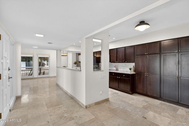 4816 E EARLL Drive, Phoenix, AZ 85018