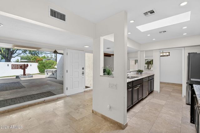 4816 E EARLL Drive, Phoenix, AZ 85018