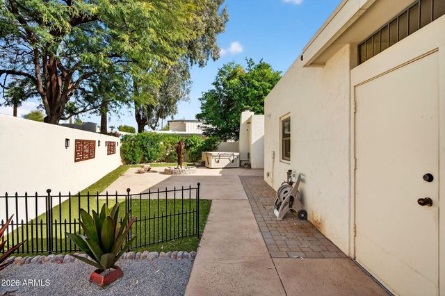 4816 E EARLL Drive, Phoenix, AZ 85018