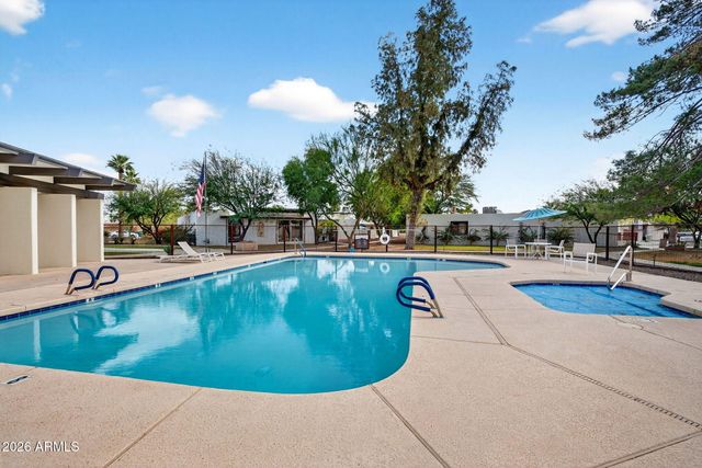 4816 E EARLL Drive, Phoenix, AZ 85018