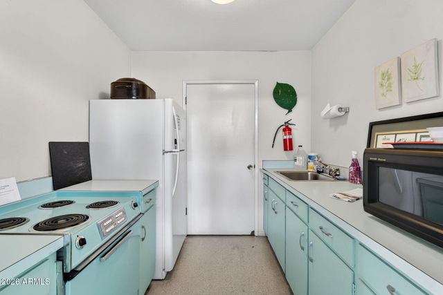 4816 E EARLL Drive, Phoenix, AZ 85018