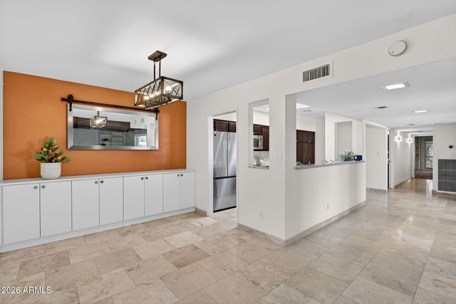 4816 E EARLL Drive, Phoenix, AZ 85018