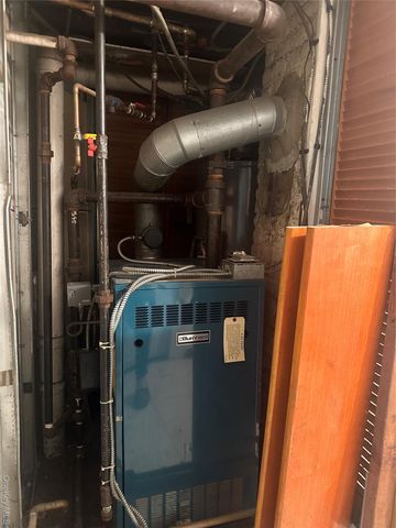 18823 Mangin Avenue, Saint Albans, NY 11412