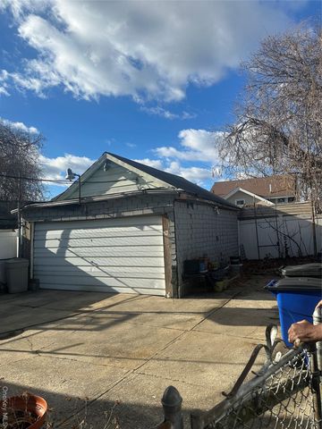 18823 Mangin Avenue, Saint Albans, NY 11412