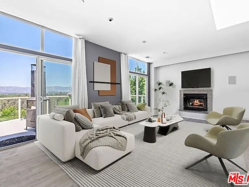 22449 Cass Avenue, Woodland Hills, CA 91364 — photo 3