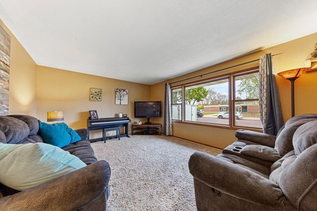 2609 E Main Street, Mankato, MN 56001