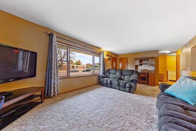 2609 E Main Street, Mankato, MN 56001