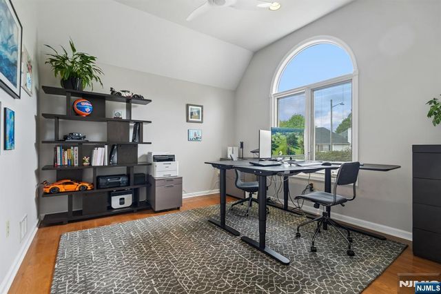 22 Wagon Trail, Mahwah, NJ 07430