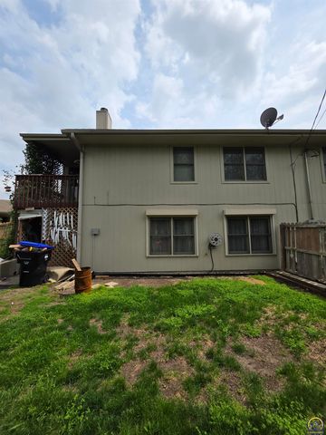 3335 SW McClure CT, Topeka, KS 66614