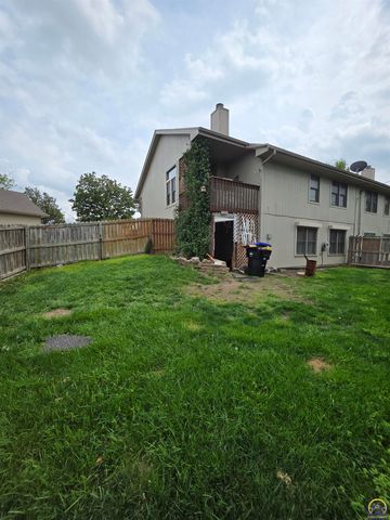 3335 SW McClure CT, Topeka, KS 66614