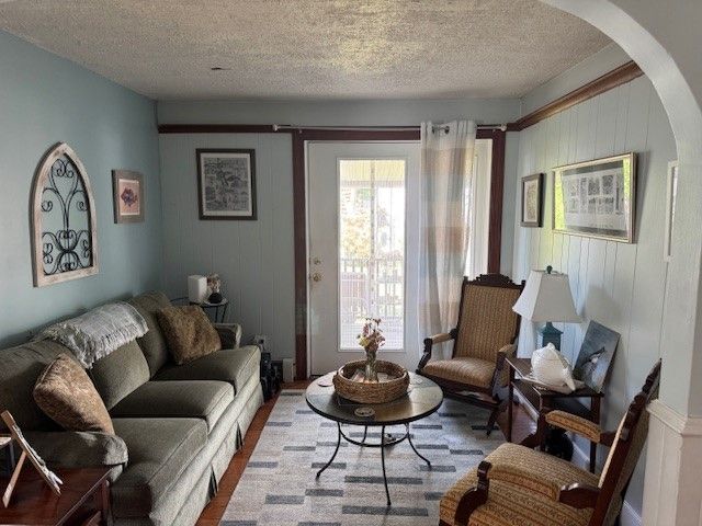 23 Rock Street, Bristol, RI 02809