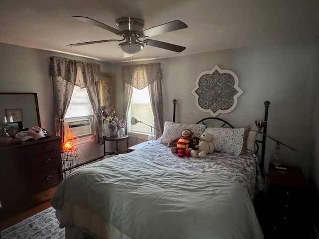 23 Rock Street, Bristol, RI 02809