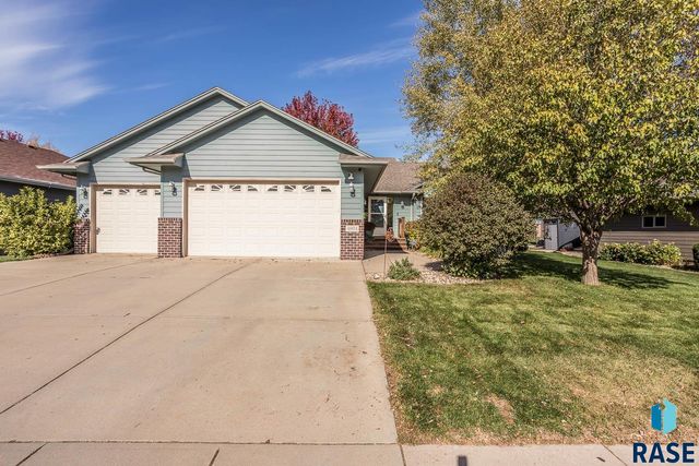 4904 E Tiger Lilly St Street, Sioux Falls, SD 57110