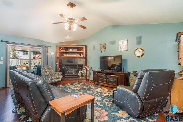 4904 E Tiger Lilly St Street, Sioux Falls, SD 57110