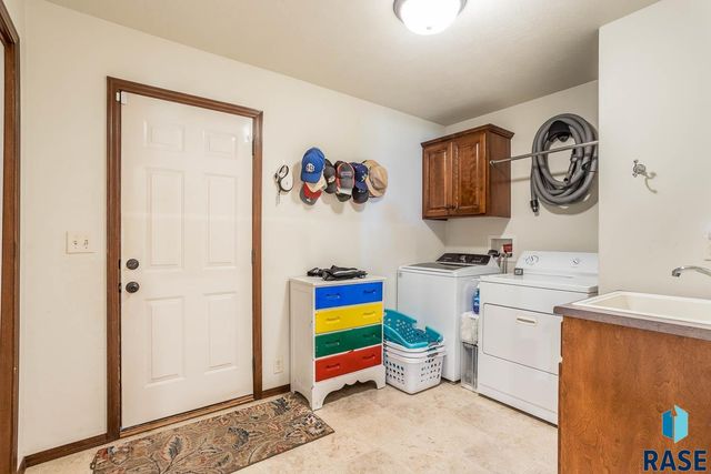 4904 E Tiger Lilly St Street, Sioux Falls, SD 57110