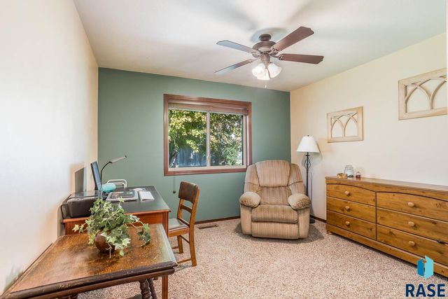 4904 E Tiger Lilly St Street, Sioux Falls, SD 57110