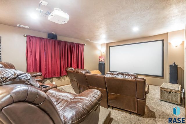 4904 E Tiger Lilly St Street, Sioux Falls, SD 57110