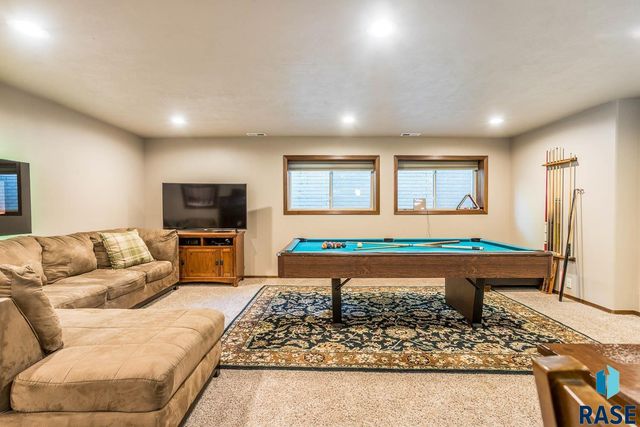 4904 E Tiger Lilly St Street, Sioux Falls, SD 57110