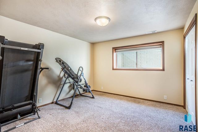 4904 E Tiger Lilly St Street, Sioux Falls, SD 57110