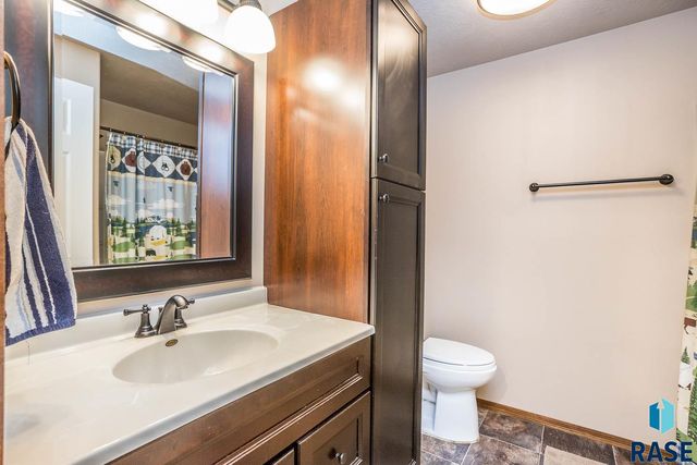 4904 E Tiger Lilly St Street, Sioux Falls, SD 57110