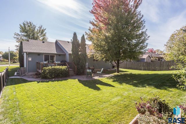 4904 E Tiger Lilly St Street, Sioux Falls, SD 57110