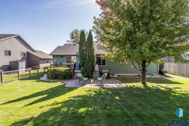 4904 E Tiger Lilly St Street, Sioux Falls, SD 57110