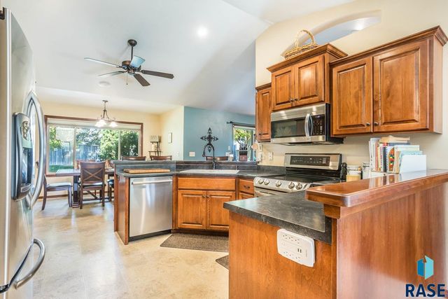 4904 E Tiger Lilly St Street, Sioux Falls, SD 57110