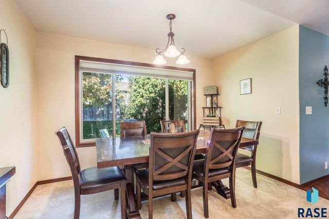 4904 E Tiger Lilly St Street, Sioux Falls, SD 57110