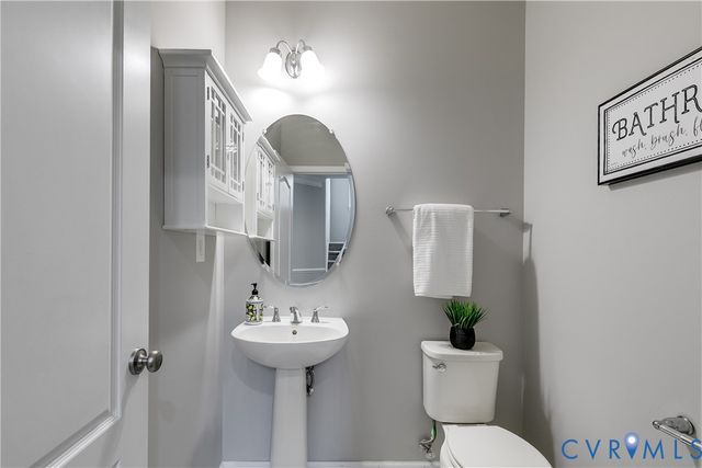 6031 Trail Ride Dr, Moseley, VA 23120