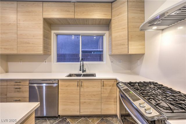 11644 Royal Derwent Avenue, Las Vegas, NV 89138