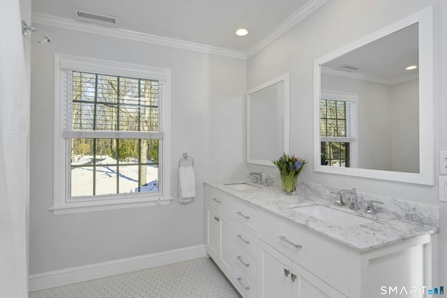 374 Michigan Road, New Canaan, CT 06840