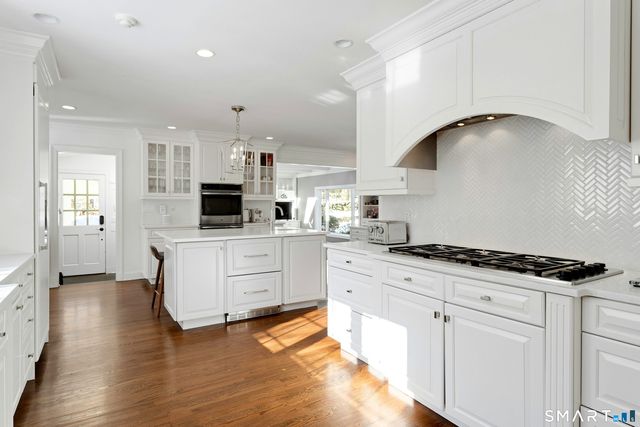 374 Michigan Road, New Canaan, CT 06840