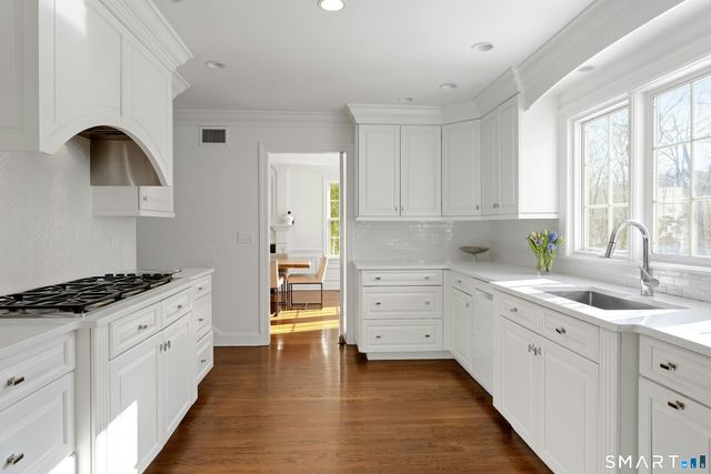 374 Michigan Road, New Canaan, CT 06840