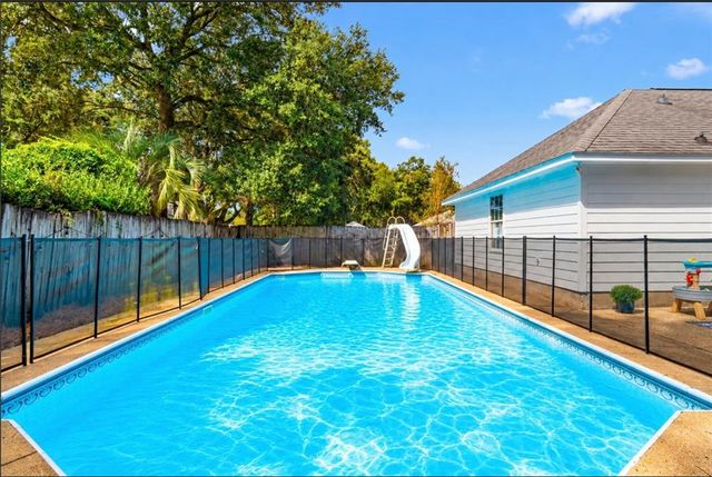 7305 Laurie Court, Mobile, AL 36695