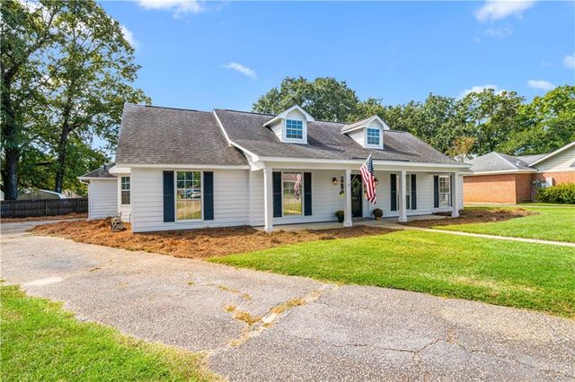 7305 Laurie Court, Mobile, AL 36695
