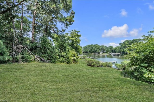 1816 N N Alanton DR, Virginia Beach, VA 23454