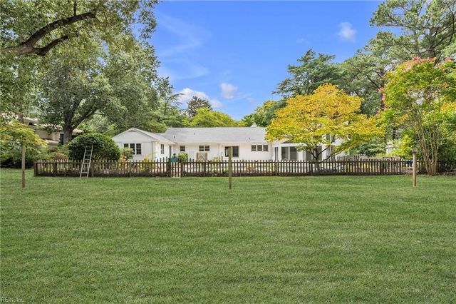 1816 N N Alanton DR, Virginia Beach, VA 23454