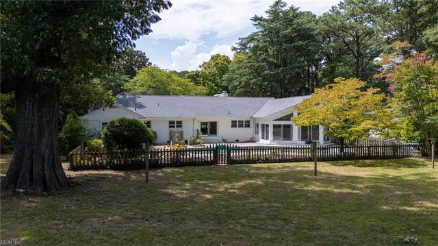 1816 N N Alanton DR, Virginia Beach, VA 23454