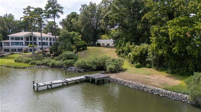 1816 N N Alanton DR, Virginia Beach, VA 23454