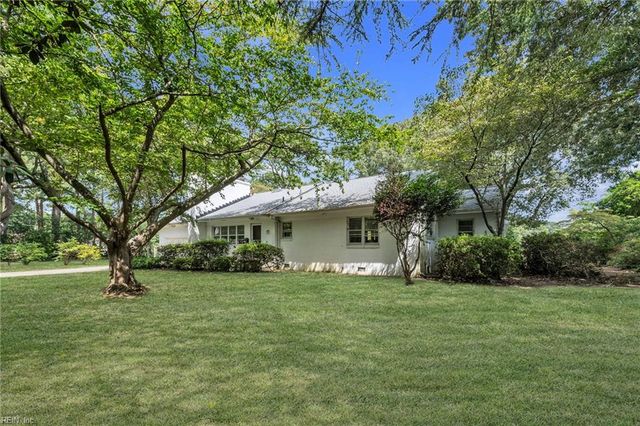 1816 N N Alanton DR, Virginia Beach, VA 23454