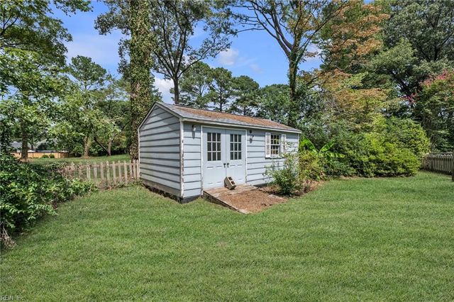 1816 N N Alanton DR, Virginia Beach, VA 23454