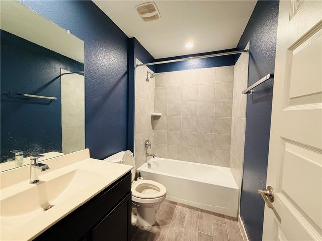 13337 Silver Egret Lane, Texas City, TX 77568