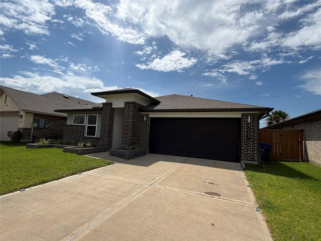 13337 Silver Egret Lane, Texas City, TX 77568