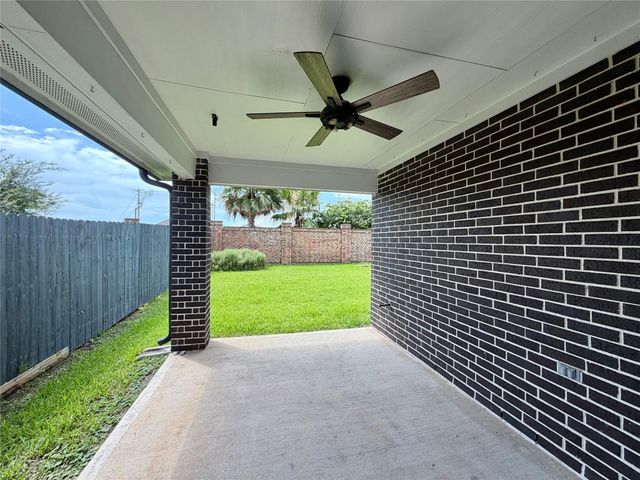 13337 Silver Egret Lane, Texas City, TX 77568